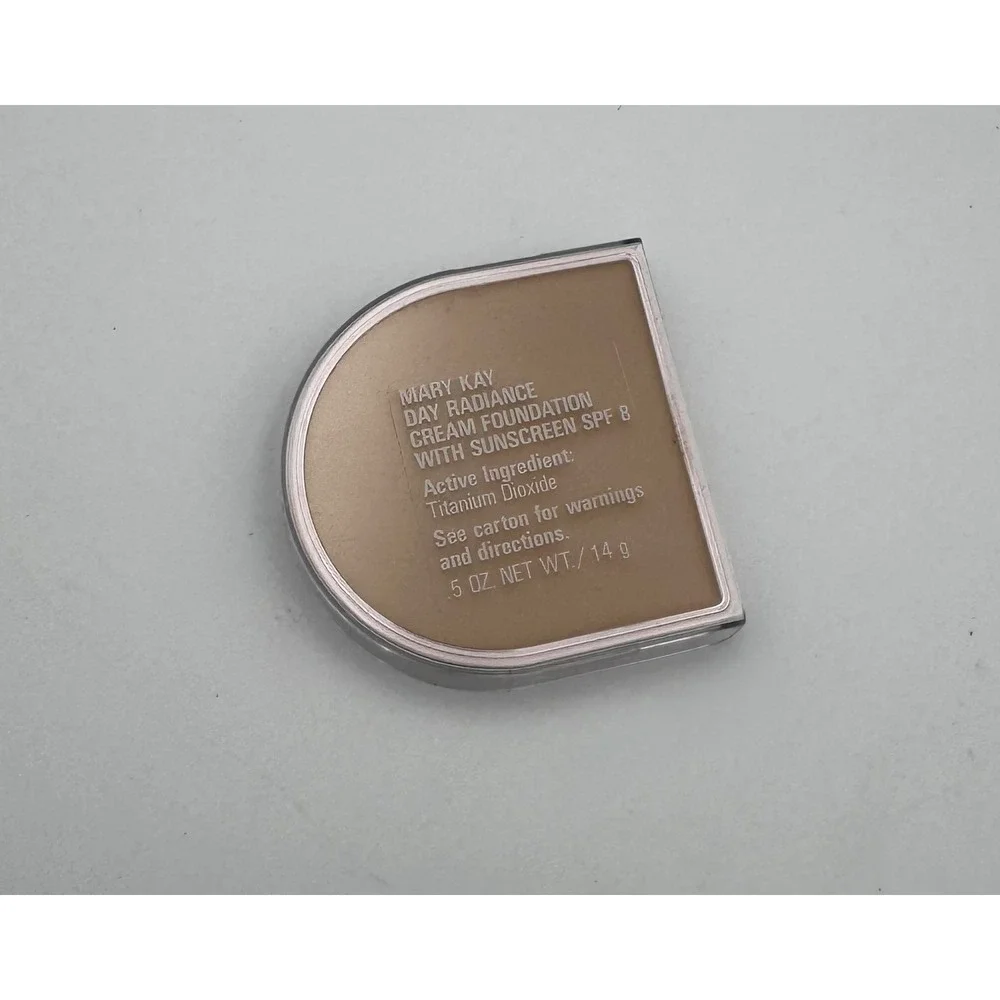 New Mary Kay Day Radiance Cream Foundation Soft Ivory 6297 Discontinued NOS